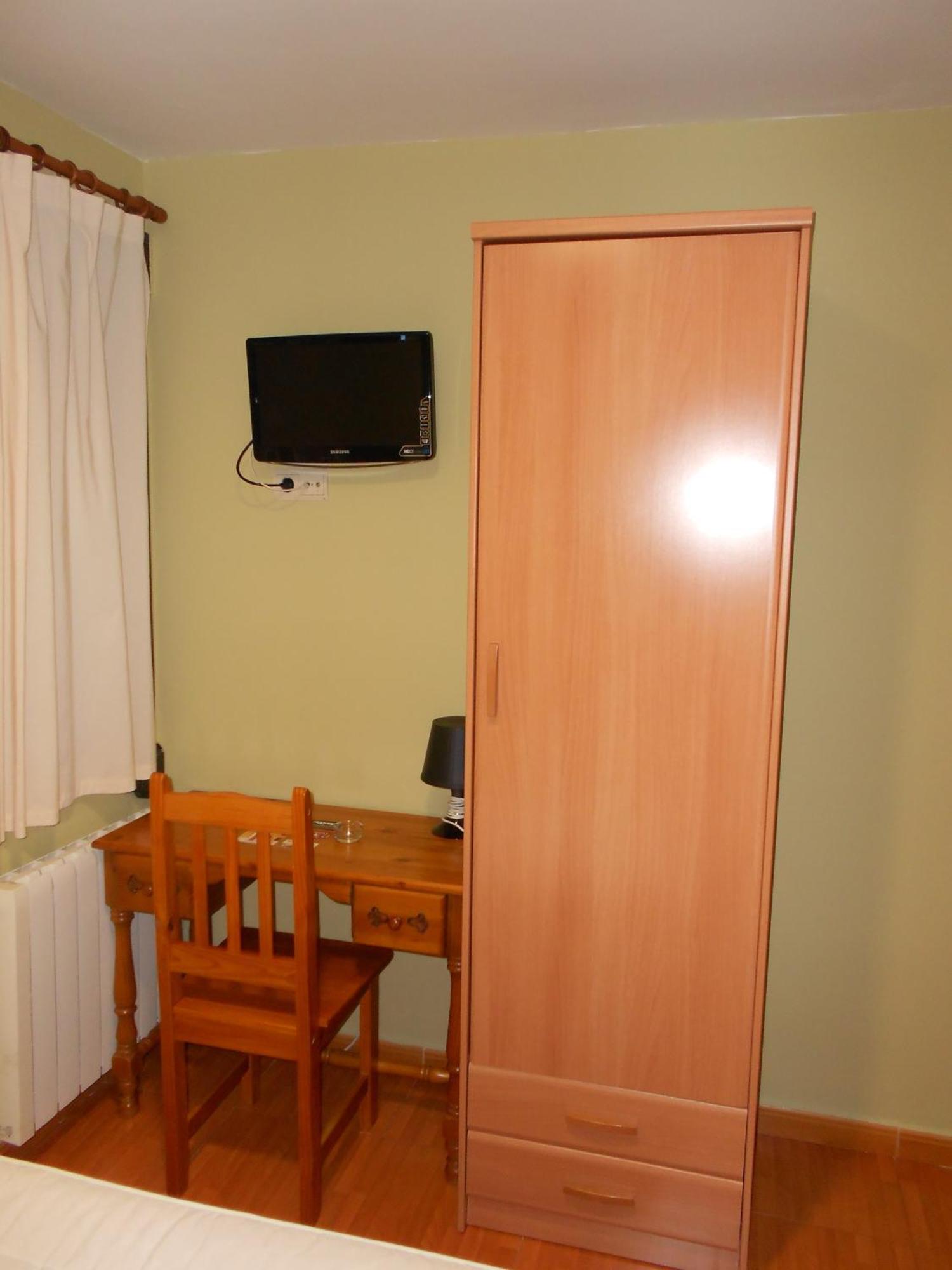 Hostal Donaire โตเมโญโซ ภายนอก รูปภาพ